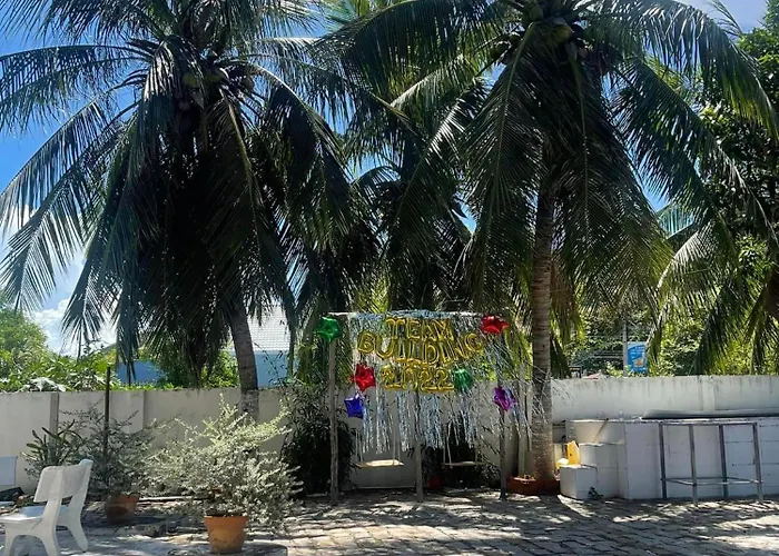 Khách sạn Evergreen Tree